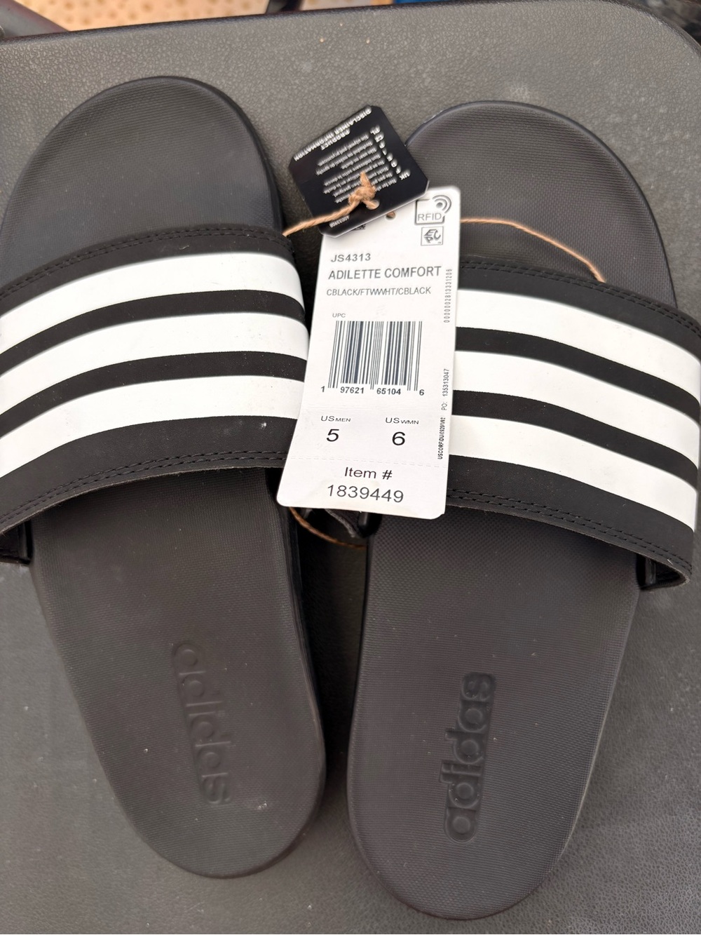 adidas unisex Black and White Slide Sandals - Adilette Comfort men 5 women 6